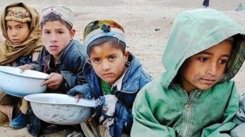  In Afghanistan bambini sedati  per non far loro sentire  i morsi della fame   QUO-290