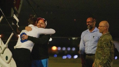 Freed American prisoner, Jerrel Kenemore, who was released in Venezuela hugs National Security ... Freed American prisoner, Jerrel Kenemore, who was released in Venezuela hugs National Security ...