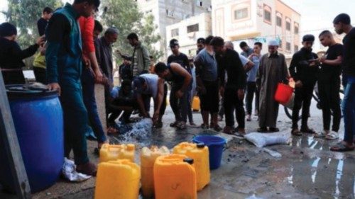 L’Iraq invia nella Striscia combustibile per la popolazione QUO-293 L’Iraq invia nella Striscia combustibile per la popolazione QUO-293