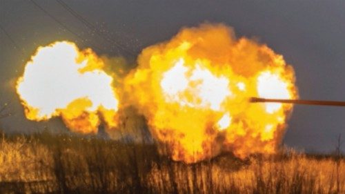 Service members of Ukrainian Joint Assault Brigade Fury fire a ?60 cannon towards Russian troops ... Service members of Ukrainian Joint Assault Brigade Fury fire a ?60 cannon towards Russian troops ...