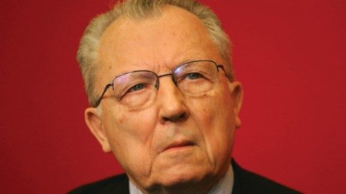 FILE PHOTO: France's socialist leader Jacques Delors seen during a press conference in support of ...
