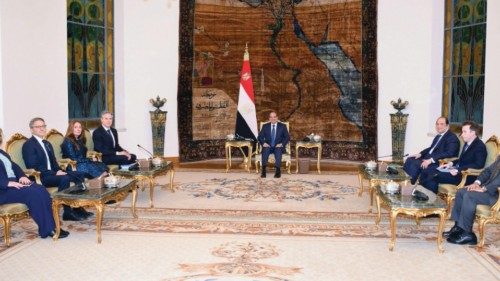 epa11069329 A handout photo made available by the Egyptian Presidential Office shows Egyptian ... epa11069329 A handout photo made available by the Egyptian Presidential Office shows Egyptian ...