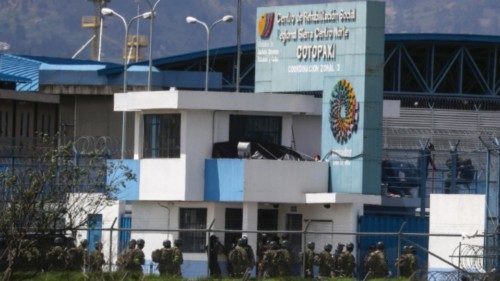 epa11077397 Ecuadorian soldiers carry out an operation to take control of the Sierra Centro Norte ... epa11077397 Ecuadorian soldiers carry out an operation to take control of the Sierra Centro Norte ...