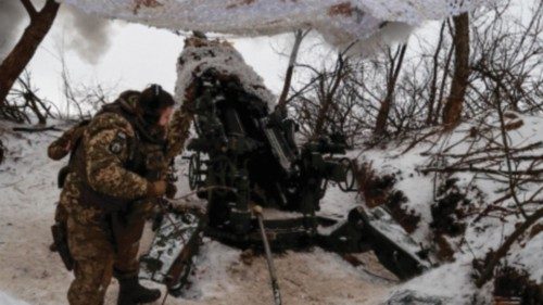 epa11077094 Ukrainian servicemen from the 406th Artillery Brigade named after Khorunzhoy General ... epa11077094 Ukrainian servicemen from the 406th Artillery Brigade named after Khorunzhoy General ...