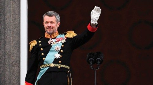 TOPSHOT - King Frederik X of Denmark waves to the crowd from the balcony of Christiansborg Palace in ... TOPSHOT - King Frederik X of Denmark waves to the crowd from the balcony of Christiansborg Palace in ...