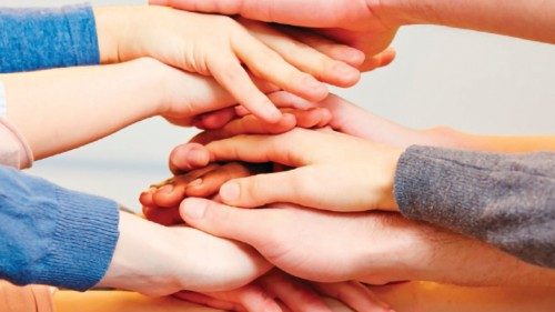 Dialogo, relazioni, concretezza per superare l’odio e guardare al futuro QUO-012 Dialogo, relazioni, concretezza per superare l’odio e guardare al futuro QUO-012