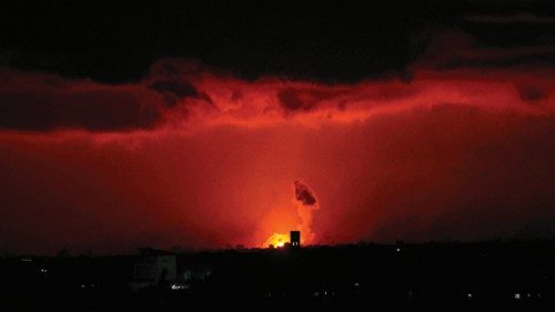 TOPSHOT - Smoke and flames rise in Rafah in the southern Gaza Strip during Israeli bombardment on ... TOPSHOT - Smoke and flames rise in Rafah in the southern Gaza Strip during Israeli bombardment on ...