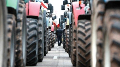 A farmer takes part in a protest called by local branches of major farmer unions FNSEA and Jeunes ... A farmer takes part in a protest called by local branches of major farmer unions FNSEA and Jeunes ...