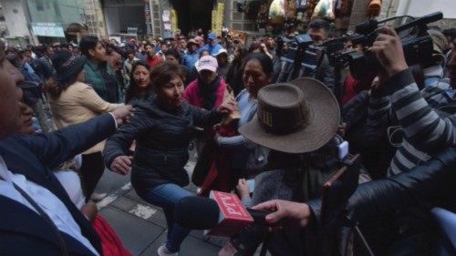 epa11114876 Supporters of the Bolivian president Luis Arce clash with supporters of former president ... epa11114876 Supporters of the Bolivian president Luis Arce clash with supporters of former president ...