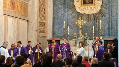 Il vescovo Palinuro: «Fuggire la tentazione di odiare» QUO-027 Il vescovo Palinuro: «Fuggire la tentazione di odiare» QUO-027