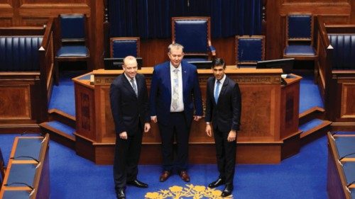 Britain's Prime Minister Rishi Sunak (R) tours the Assembly Chamber with Northern Ireland Assembly ... Britain's Prime Minister Rishi Sunak (R) tours the Assembly Chamber with Northern Ireland Assembly ...