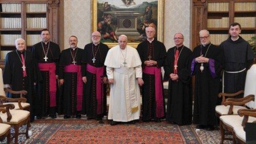  La visita «ad limina» dei vescovi della Turchia  QUO-033