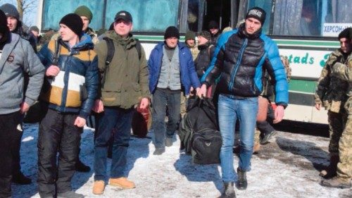 Scambio di prigionieri tra Russia e Ucraina QUO-033 Scambio di prigionieri tra Russia e Ucraina QUO-033