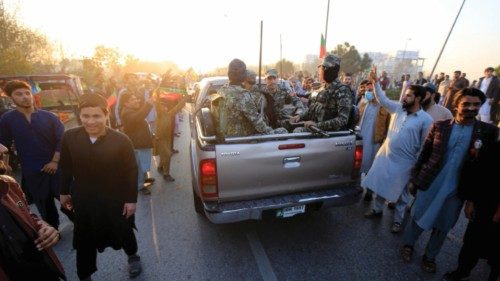 epa11145153 Pakistani security officials patrol during supporters of the Pakistan Tehrik-e-Insaf ... epa11145153 Pakistani security officials patrol during supporters of the Pakistan Tehrik-e-Insaf ...