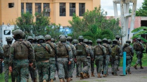 Military officers carry out an operation at the Guayas 5 prison in Guayaquil, Ecuador, on February ... Military officers carry out an operation at the Guayas 5 prison in Guayaquil, Ecuador, on February ...