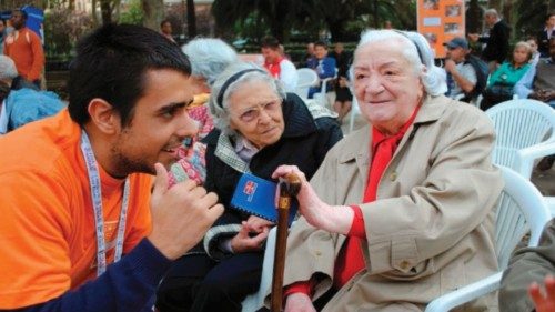 Un sorriso per gli anziani QUO-039 Un sorriso per gli anziani QUO-039