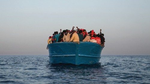 Migranti: la Cei critica l’intesa Italia-Albania QUO-039 Migranti: la Cei critica l’intesa Italia-Albania QUO-039