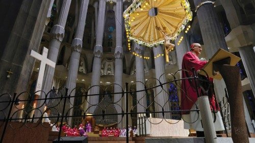 Gaudí e il suo «bosco fatto chiesa» QUO-042 Gaudí e il suo «bosco fatto chiesa» QUO-042