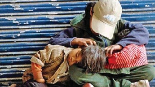 Nell’Ue un bambino su 4 rischia la povertà QUO-042 Nell’Ue un bambino su 4 rischia la povertà QUO-042