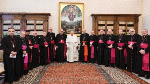  La visita «ad limina» dei vescovi dell’Emilia Romagna  QUO-050
