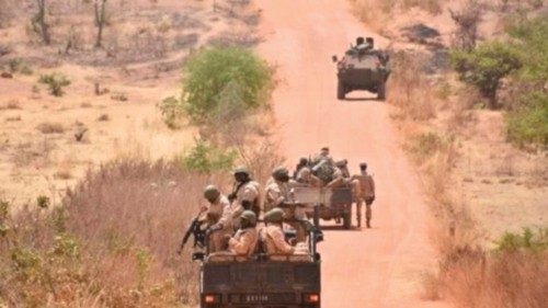 Almeno 170 morti in tre attacchi nel nord del Burkina Faso QUO-053 Almeno 170 morti in tre attacchi nel nord del Burkina Faso QUO-053