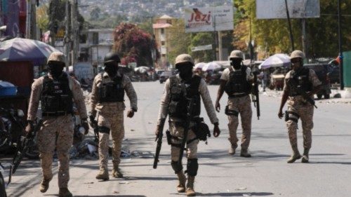 Ad Haiti rilasciate tre suore e quattro religiosi QUO-059 Ad Haiti rilasciate tre suore e quattro religiosi QUO-059