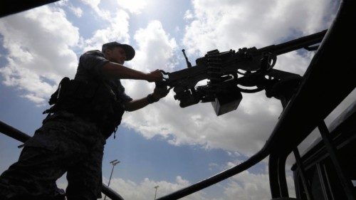 epa11212138 A Houthi soldier mans a machine gun on a vehicle while on patrol in Sana'a, Yemen, 10 ... epa11212138 A Houthi soldier mans a machine gun on a vehicle while on patrol in Sana'a, Yemen, 10 ...