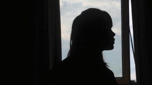 Nessuna paura di denunciare e tornare alla vita QUO-062 Nessuna paura di denunciare e tornare alla vita QUO-062