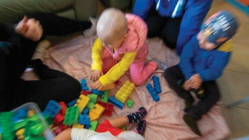 Fratelli tutti dei piccoli malati e dei loro genitori QUO-063 Fratelli tutti dei piccoli malati e dei loro genitori QUO-063