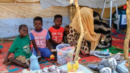 A picture taken on March 20, 2024, shows people who fled Khartoum and Jazira states in war-torn ... A picture taken on March 20, 2024, shows people who fled Khartoum and Jazira states in war-torn ...
