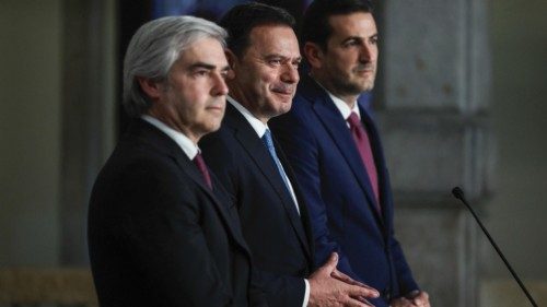 epa11232264 Luis Montenegro (C), the leader of the Democratic Alliance (AD) coalition, president of ...