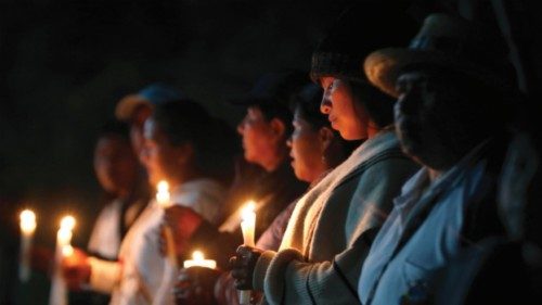 epa11228812 Indigenous people light candles during the wake of Carmelina Yule Pavi, in Toribio, ... epa11228812 Indigenous people light candles during the wake of Carmelina Yule Pavi, in Toribio, ...