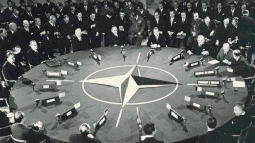   Meccanismo di alleanze per difesa, libertà  e sicurezza collettiva  QUO-078