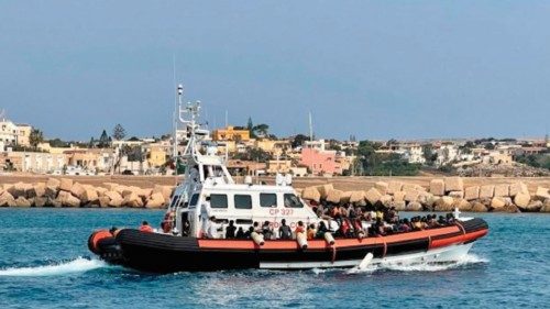  Una rete per l’assistenza spirituale e umana ai migranti  QUO-080