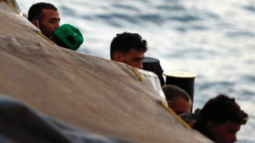  Tunisia: ritrovati in mare  i corpi di 13 migranti  QUO-081