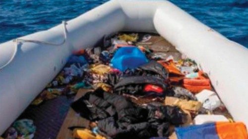Naufragio al largo di Gibuti: 38 migranti inghiottiti dal mare QUO-082 Naufragio al largo di Gibuti: 38 migranti inghiottiti dal mare QUO-082