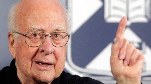 (FILES) British scientist and professor Peter Higgs addresses the media at a press conference at the ... (FILES) British scientist and professor Peter Higgs addresses the media at a press conference at the ...
