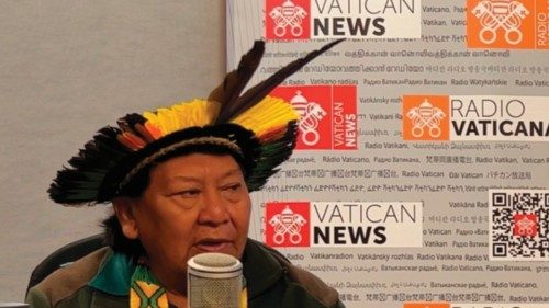 Davi Kopenawa e il suo impegno per la causa dei popoli indigeni dell’Amazzonia QUO-082 Davi Kopenawa e il suo impegno per la causa dei popoli indigeni dell’Amazzonia QUO-082