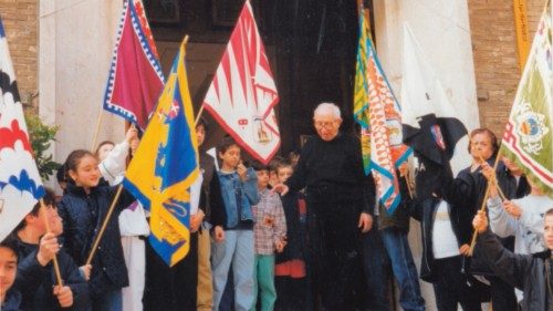 «A piedi, perché così si incontrano le persone» QUO-084 «A piedi, perché così si incontrano le persone» QUO-084