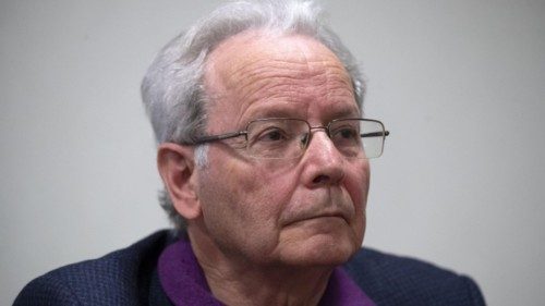 Carlo Di Cicco all'interno della federazione nazionale della stampa italiana durante la ... Carlo Di Cicco all'interno della federazione nazionale della stampa italiana durante la ...