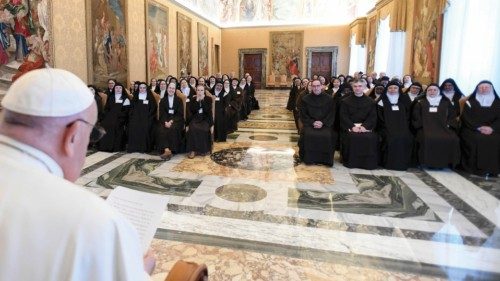 La contemplazione non è fuggire dalla realtà ma abitarla con un dinamismo d’amore QUO-089 La contemplazione non è fuggire dalla realtà ma abitarla con un dinamismo d’amore QUO-089