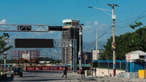  Ad Haiti riaperto  l’aeroporto di Port-au-Prince  QUO-094