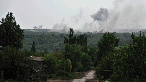 Black smoke ascends following shelling in the area of Ocherytne in the Donetsk region, on April 28, ... Black smoke ascends following shelling in the area of Ocherytne in the Donetsk region, on April 28, ...