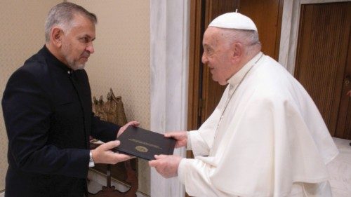 Le credenziali del nuovo ambasciatore della Repubblica Bolivariana del Venezuela QUO-099 Le credenziali del nuovo ambasciatore della Repubblica Bolivariana del Venezuela QUO-099