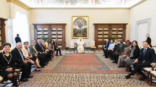Fronteggiare la tempesta culturale che minaccia la famiglia QUO-101 Fronteggiare la tempesta culturale che minaccia la famiglia QUO-101