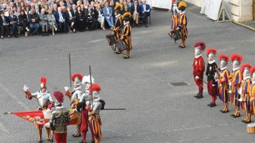 Dedizione e coraggio nel servizio QUO-103 Dedizione e coraggio nel servizio QUO-103