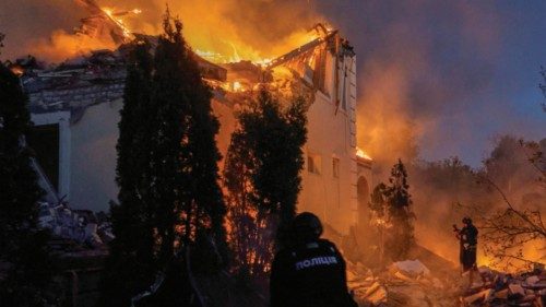 epa11330772 Ukrainian rescuers work to extinguish a fire at the site of an overnight missile strike ... epa11330772 Ukrainian rescuers work to extinguish a fire at the site of an overnight missile strike ...