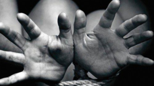 Si nasconde in Iraq il boss del traffico di esseri umani QUO-106 Si nasconde in Iraq il boss del traffico di esseri umani QUO-106