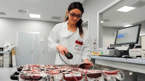 Mondo diviso in due anche su sicurezza e disponibilità di sangue QUO-107 Mondo diviso in due anche su sicurezza e disponibilità di sangue QUO-107