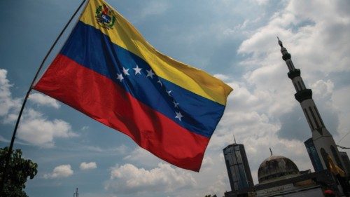  Il Venezuela schiera l’aviazione in risposta agli Usa   QUO-109